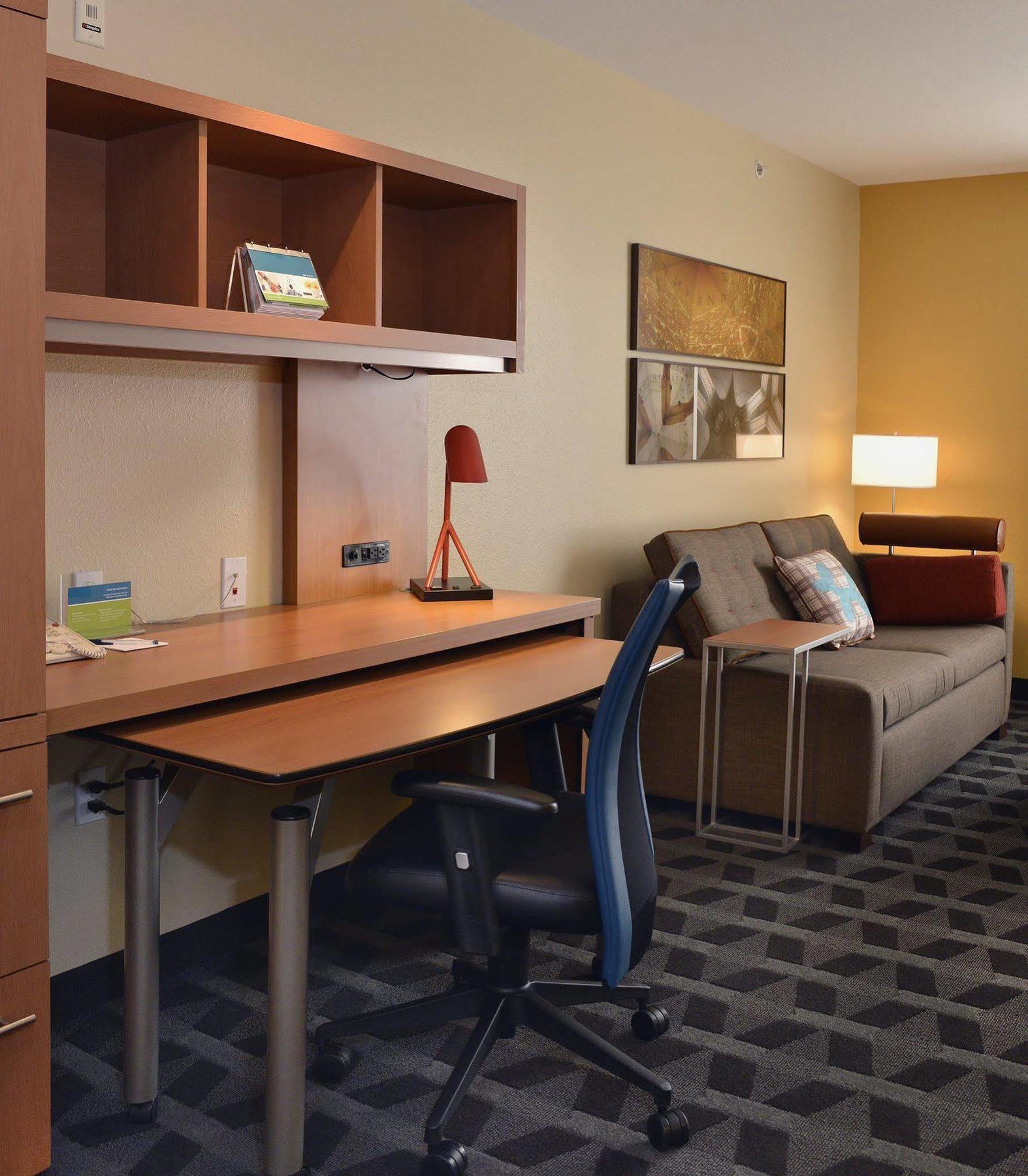 Towneplace Suites By Marriott East Lansing Exterior foto